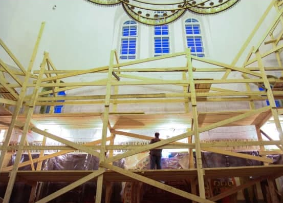 В храме на улице Берзарина началась реставрация