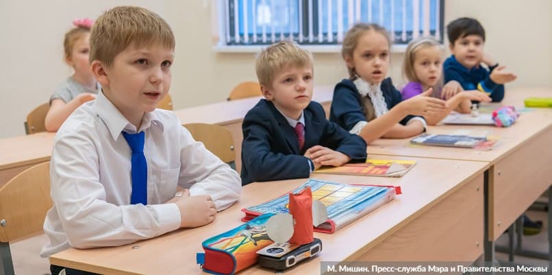 Собянин: Около 100 школ и детсадов будет построено в Москве за три года
