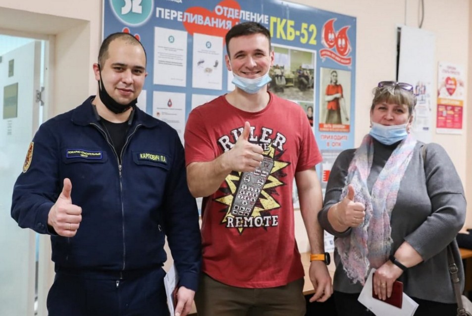 Пожарные и спасатели столицы сдали кровь в ГКБ №52