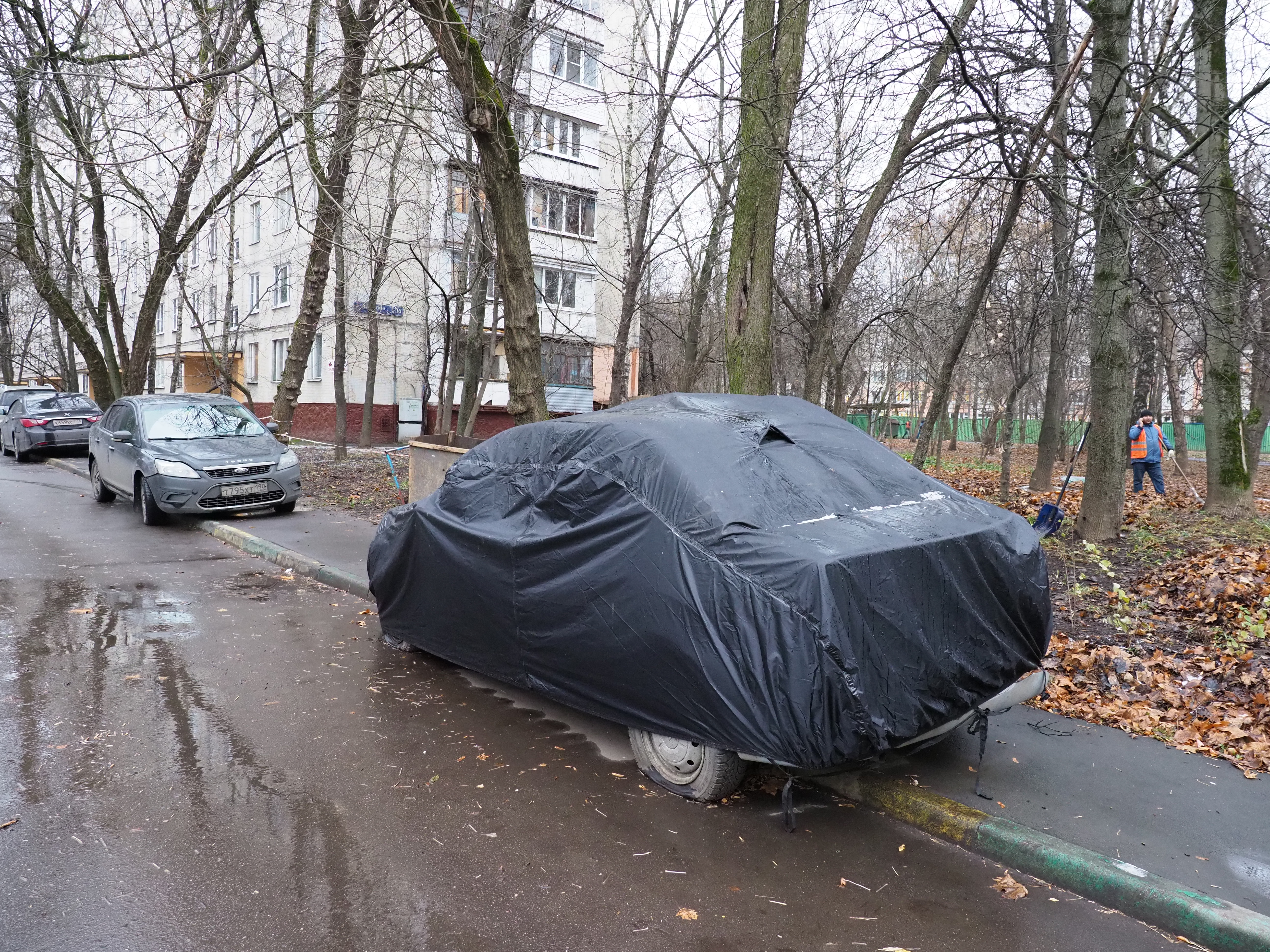 Эксперт &#8220;СЗ&#8221; &#8211; в каком случае со двора должны убрать брошенную машину