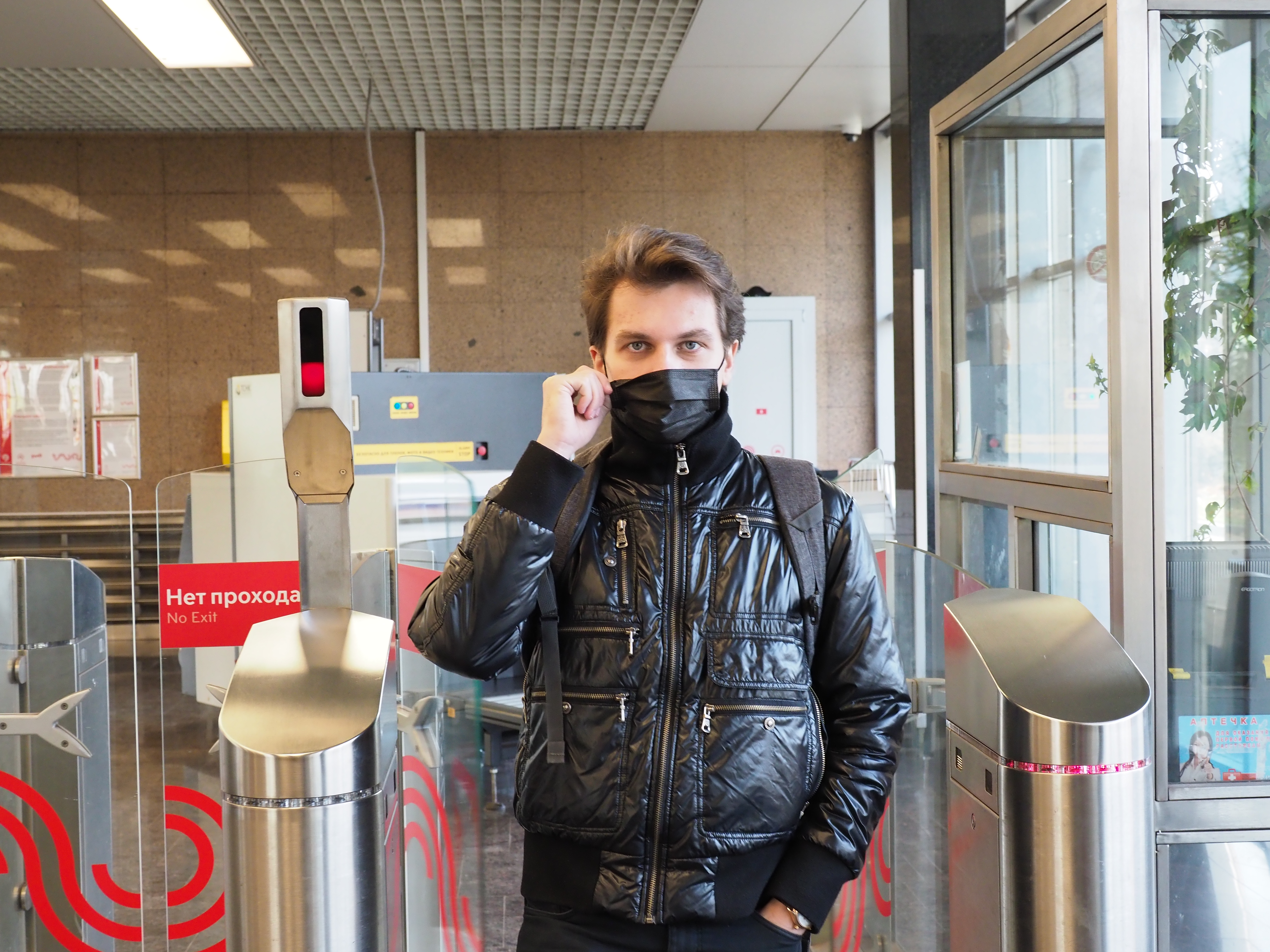 Корреспондент «СЗ» протестировал систему Face Pay в столичной подземке