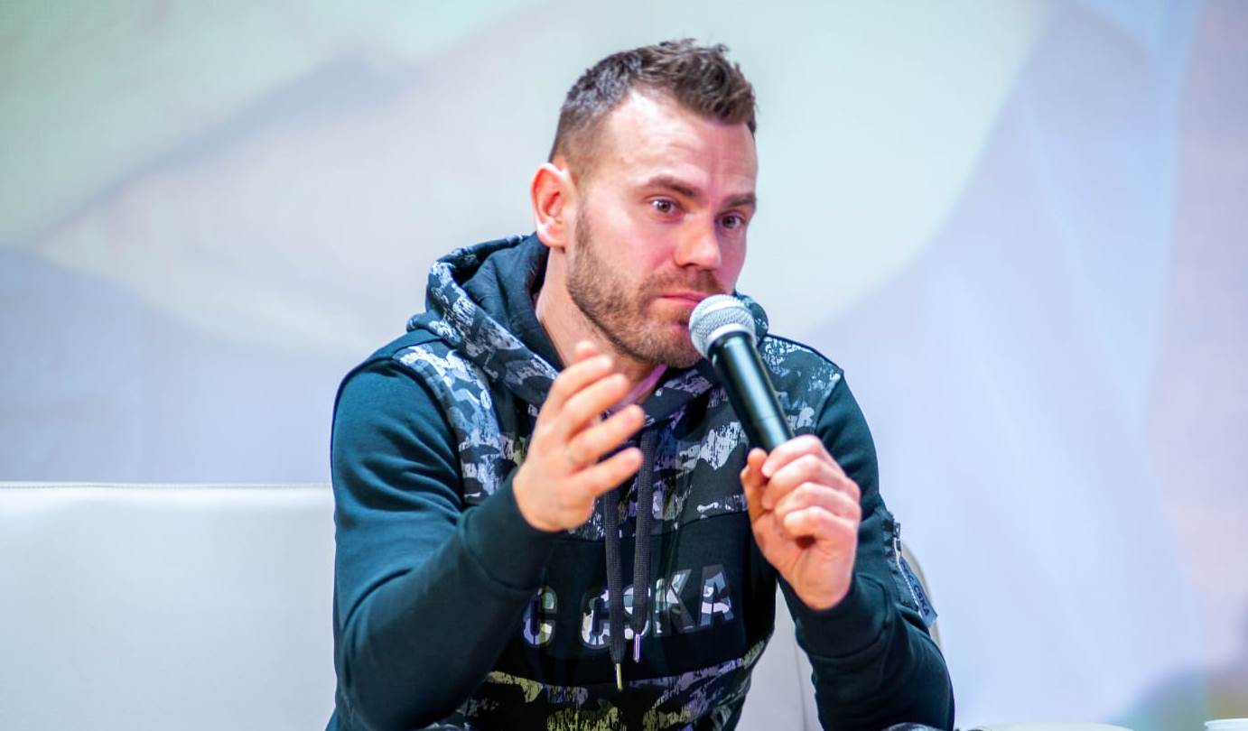 Игорь Акинфеев приехал в Куркино и провел встречу со школьниками