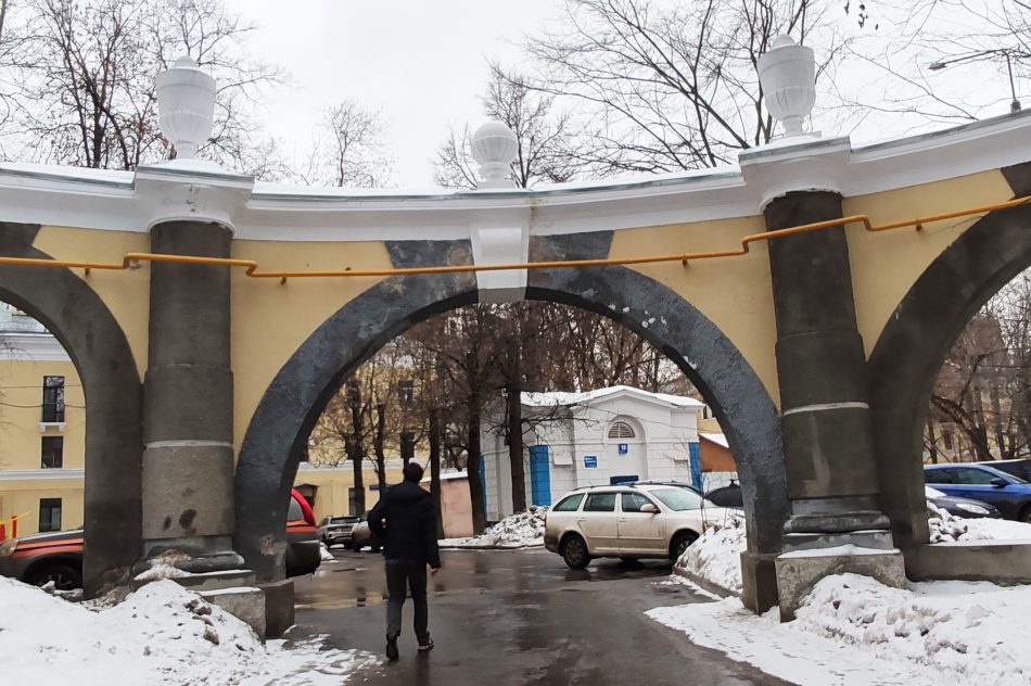 Арочные ворота в Щукине построил создатель сталинских высоток
