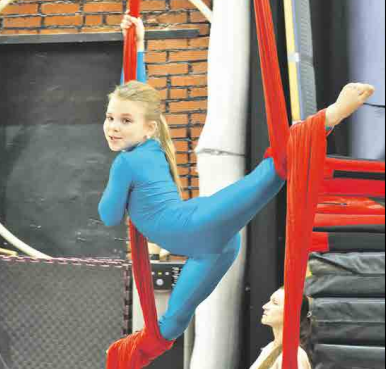 Школьница из СЗАО победила на фестивале по воздушной гимнастике