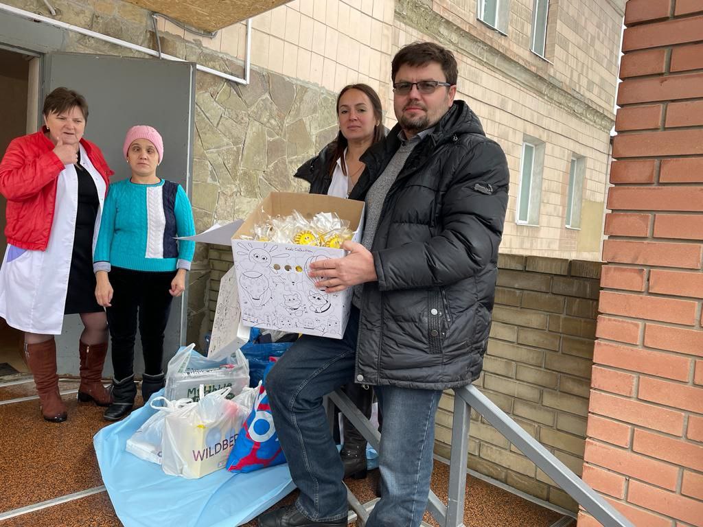 Школа в Строгине собирает помощь для детей-инвалидов