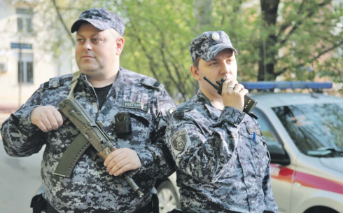 В Митине росгвардейцы помогли потерявшей память бабушке вернуться домой