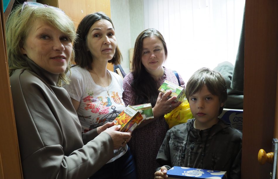 Многодетные семьи Северного Тушина помогают бойцам и жителям Донбасса