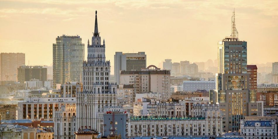 Собянин: Москва выделит гранты на изменение внешнего архитектурного решения торговых центров