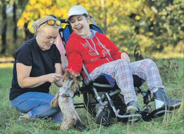 В Строгине животные помогают в реабилитации инвалидов