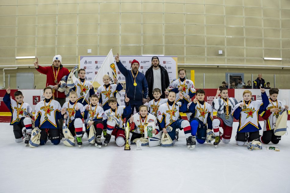 Команда из СЗАО победила на городском этапе хоккейного турнира