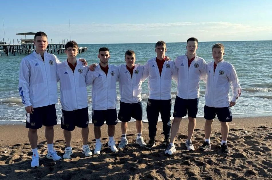 Семь футболистов команды «Строгино» выступят в составе сборной России
