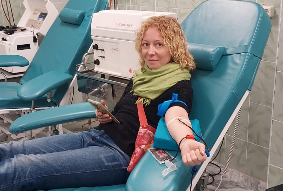 Сотни доноров пришли сдать кровь в больницу №52 в Щукине