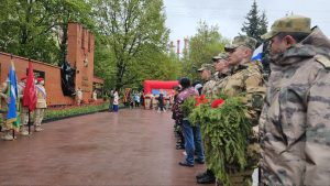 Пережившие бомбёжки и концлагерь: ветеранов округа поздравили с Днём Победы