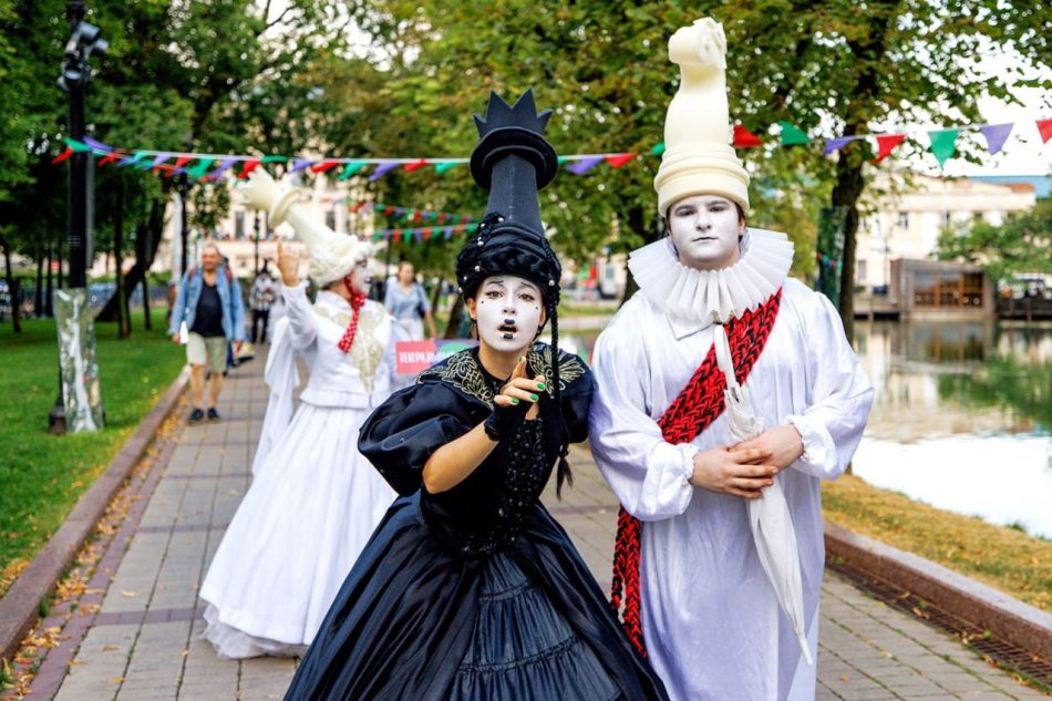 Как в Москве проходит уникальный уличный фестиваль «Театральный бульвар»