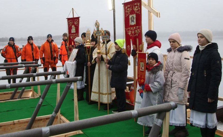 Крещенские купания проходят в Строгинской пойме