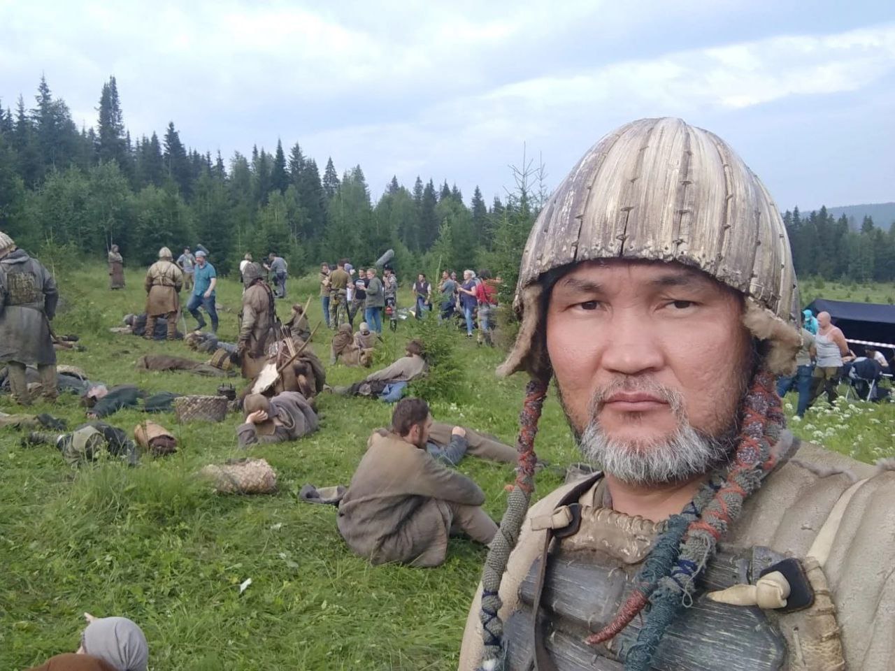 Актер из СЗАО снялся в кино со своими верблюдами