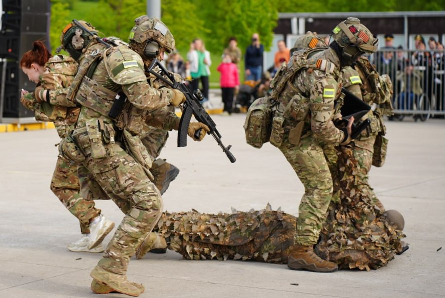 Школьники из Южного Тушина стали победителями и призёрами военно-спортивной игры «Зарница»
