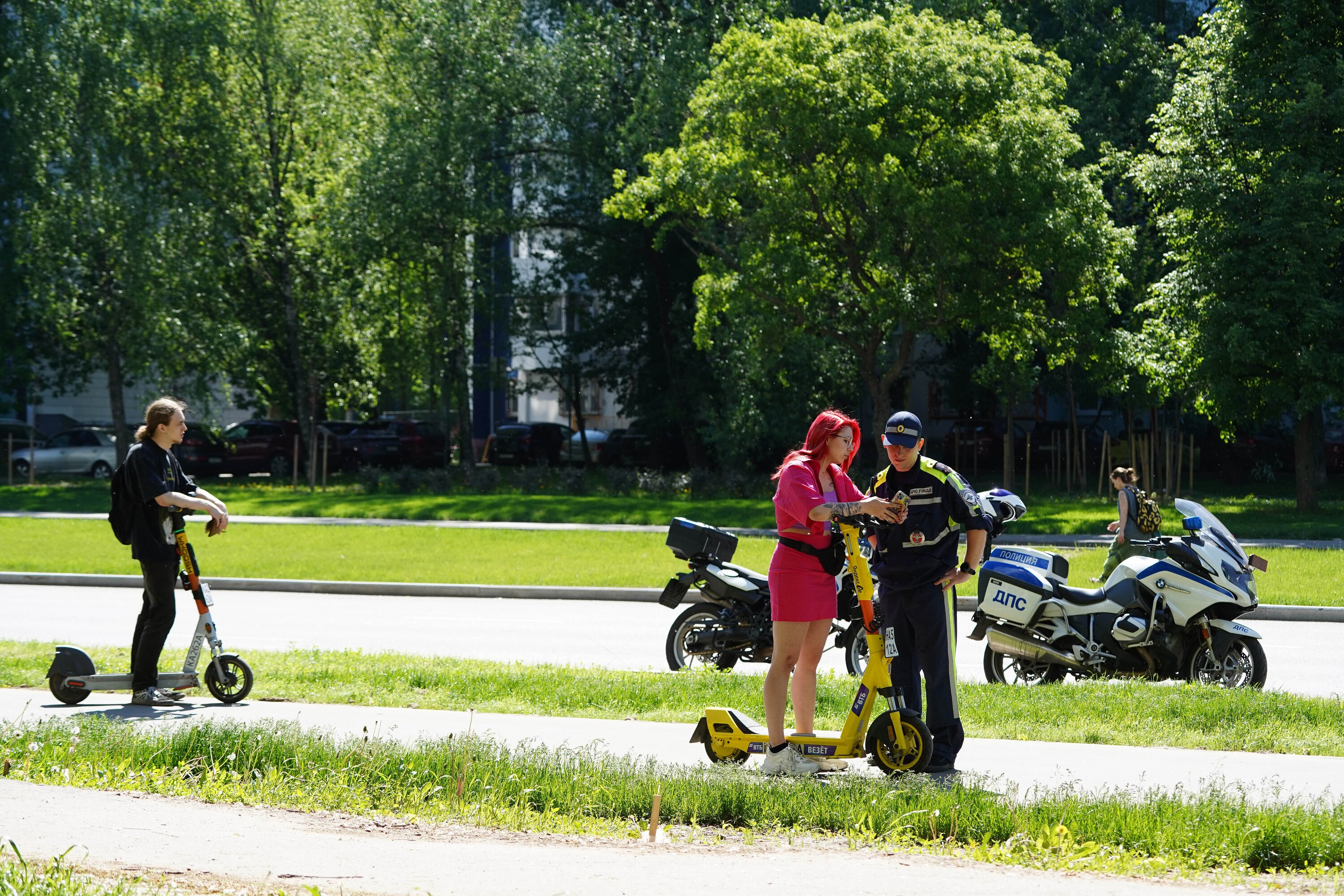 В СЗАО оштрафовали почти 300 электросамокатчиков и электровелосипедистов