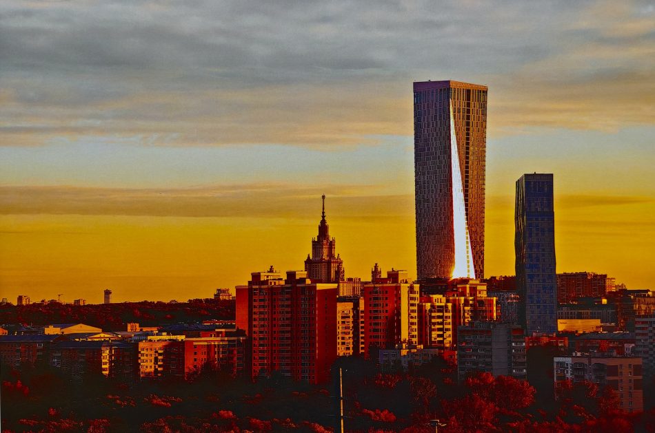 В Хорошёво-Мнёвниках открылась выставка фотографий о Москве