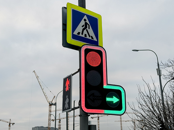 В СЗАО поставят семь светофоров с контурной подсветкой